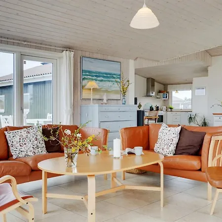 Elco - 450m From The Sea By Interhome