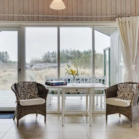 Elco - 450m From The Sea By Interhome *