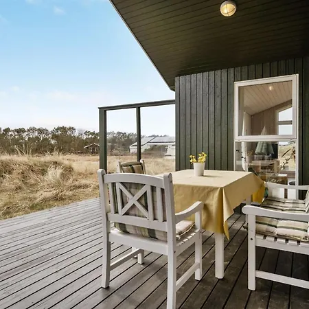 Elco - 450m From The Sea By Interhome